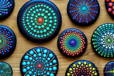 Pin by Ikie Johnson on Dot Painting | Mandala painted rocks, Stone art ...