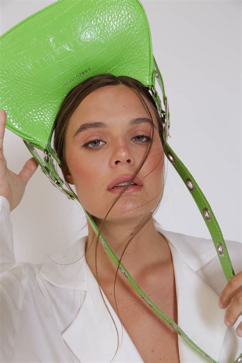 LU BOLOQUE - Campaña SS23 on Behance