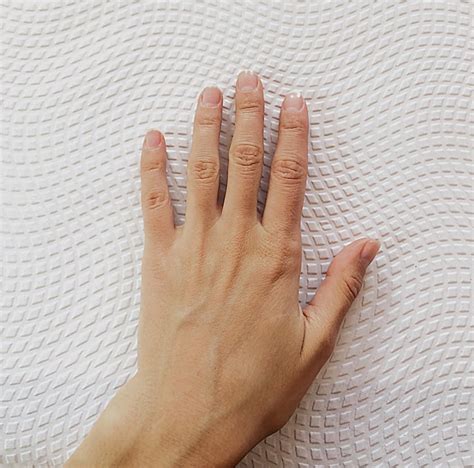 serial knuckle cracker     read  healthyvox