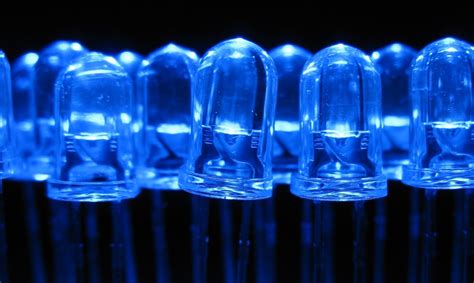 Criadores do LED azul ganham o Prêmio Nobel de Física de 2014 | Tecnoblog