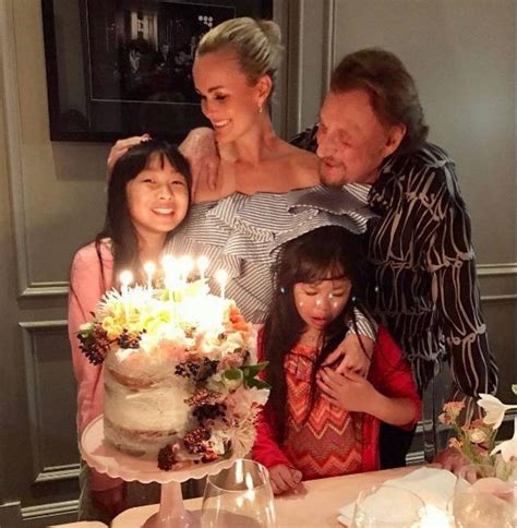 Laeticia Hallyday fête ses 42 ans aux côtés de son mari Johnny, qui