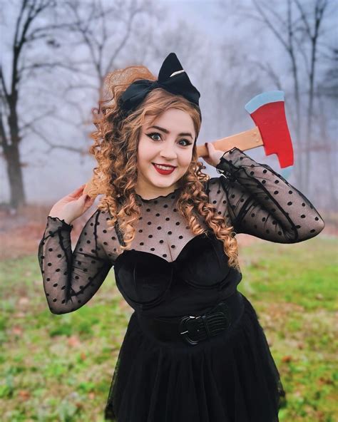 Lisa Swallows from Lisa Frankenstein : r/cosplay