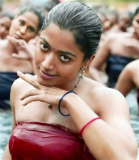 Rashmika Mandanna Stuns With Her Hot Transformation Opposite Allu Arjun ...