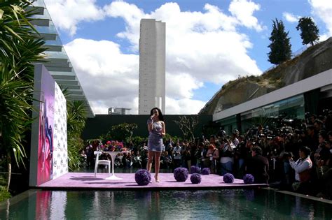 Katy Perry Upskirt At Promotional Press Conference in Mexico | The