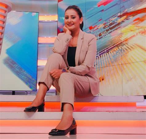 Prachi Parashar (Anchor) Age, Wiki, Husband, Family, Height, Salary