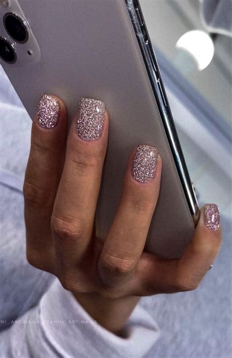 Светоотражающий гель-лак, красивый маникюр | Gel nails, Sparkly nails ...