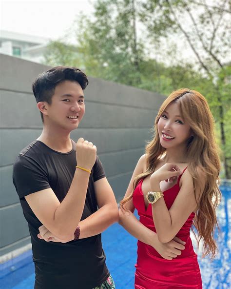 在Clubbing喷钱枪狂派RM100k⚡30岁土豪「真实身份+派钱原因」大曝光！