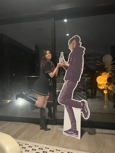 pokimane ️ on Twitter: "@MaxOlivo @brodinplett lmao i did the same