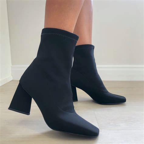 Bota Preta De Salto - Bota Justa Preta de Salto Alto e Meia Pata - MM Shoes Loja Online
