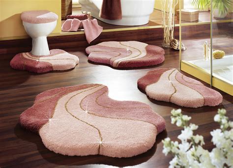 Badgarnitur mit Gold-Glitzergarn - Badezimmer | Brigitte Hachenburg