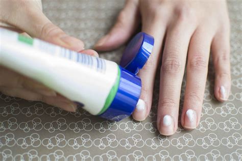 How to Stop Biting Skin Around Your Nails | 2bstronger.com