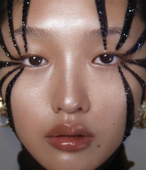 Pin by fp on gallery | Artistry makeup, Creative makeup, Makeup inspiration