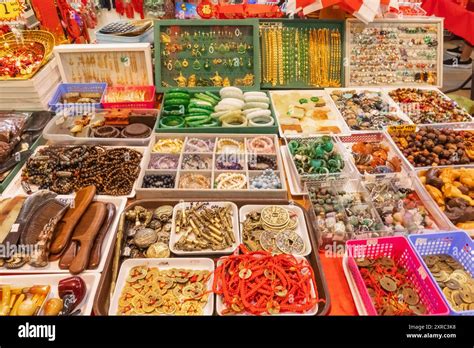 Asia, Singapore, Chinatown, Souvenir Shop Display Stock Photo - Alamy