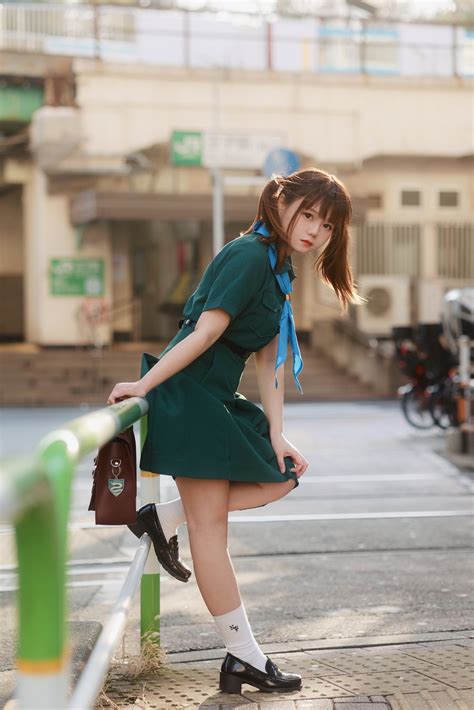 Nikumikyo made her return in Thai school uniform ^_^ : r/nikumikyo