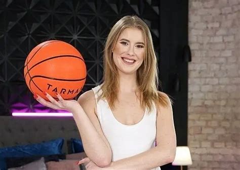 Discovering the Life, Age, Height, Body Measurements, and Net Worth of ...