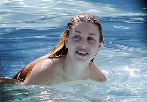 Candid Girls: Are They All They Seem? The Experts Weigh In Image 18