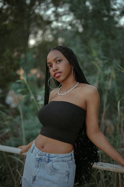 Lightskin+Girl+Solo Photos, Download The BEST Free Lightskin+Girl+Solo