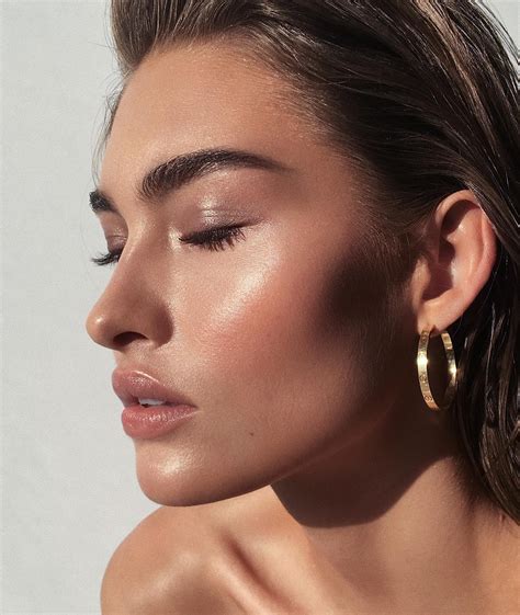 Short-Contact Therapy for Acne Is the Newest Skincare Trend | Who What Wear