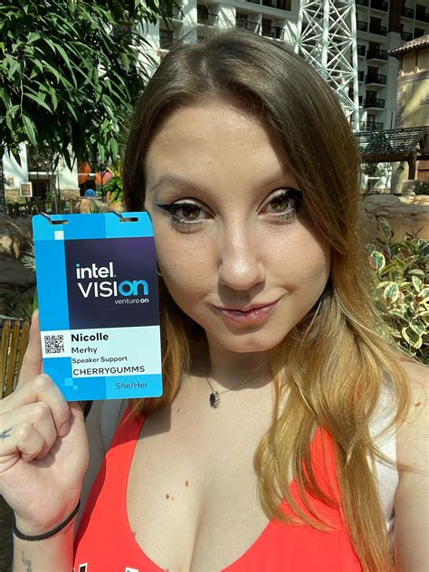 Nicolle Merhy on Twitter: "A gata está credenciada e preparada para