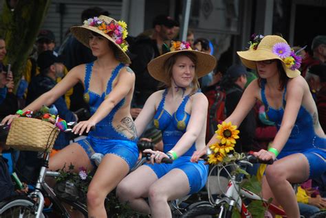 SLIDESHOW: The Fremont Solstice Parade | Westside Seattle