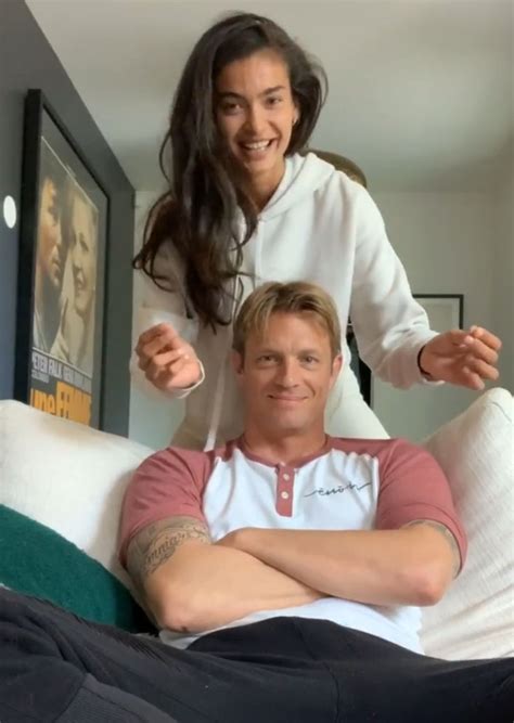 Kelly Gale Joel Kinnaman : Hot Pics : But her new boyfriend joel