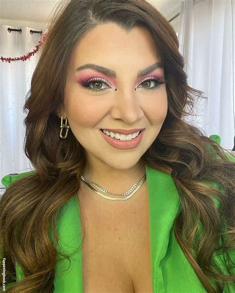 Giannawhitex Onlyfans Leaks - King Ice Apps