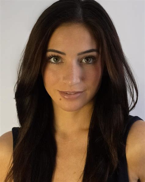 K𝚊𝚢𝚕𝚊 A𝚗𝚗 | Very Demure, Very Mindful, Very Cutesy @laurensanderson