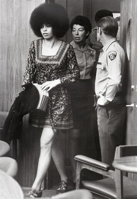 14 Vintage Photos Of Angela Davis, A Leading Figure In The Fight For