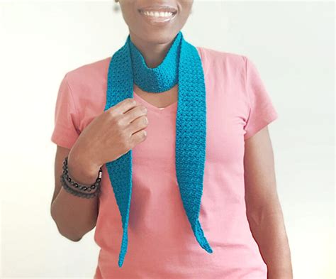 Beginner Friendly Crochet Skinny Scarf Pattern - Yarn Craftee