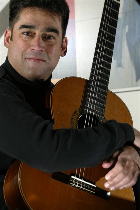 Alexander Dunn.ca | Classical Guitarist Alexander Dunn