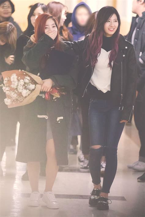 Sana with her shy girlfriend 😂 : r/twice