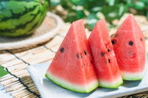 【調理師がまとめた一覧表】8月が旬の野菜と果物