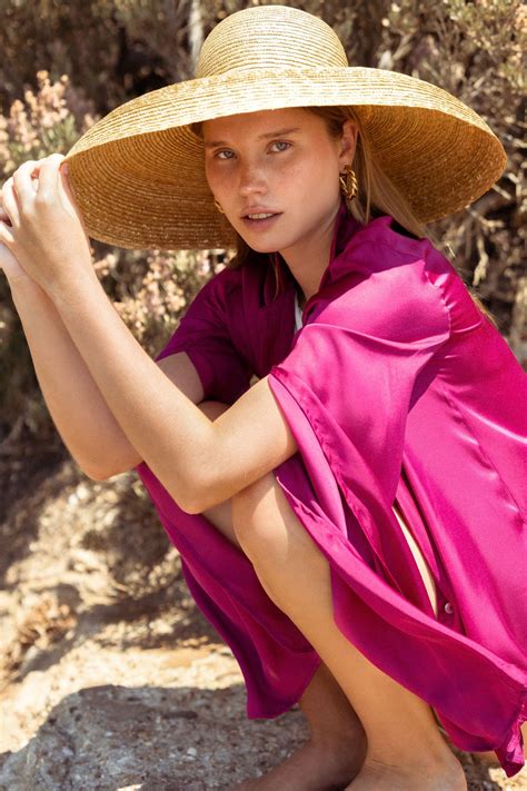 SOPHIE M. – AGENCIA MODEL MANAGEMENT