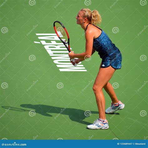 Siniakova Tennis Player - Qiang, Siniakova through to Prague