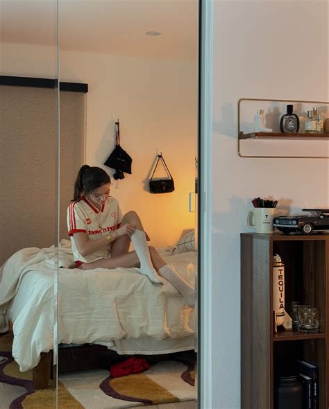 Caitlin Erin O'Neill | i included pics of my room because i cleaned it