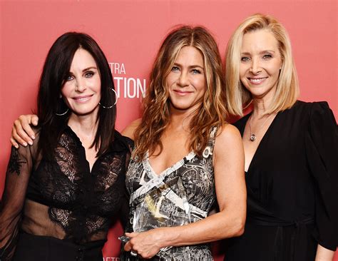 Jennifer Aniston has rare red carpet reunion with Friends co-stars