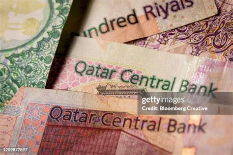 33 Qatar Banknotes Stock Photos, High-Res Pictures, and Images - Getty ...