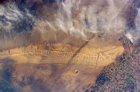 Sand dunes of Arizona - Surf the Sand