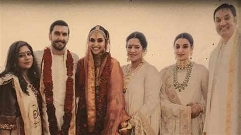 deepika padukone enjoys family time  ranveer singhs sister  mother