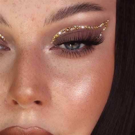 Makeup With Gold Glitter | Makeupview.co