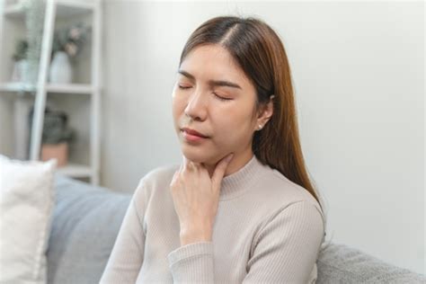 dry throat xylimelts australia