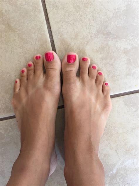 Summer toes 👣🙃 : r/Rate_my_feet