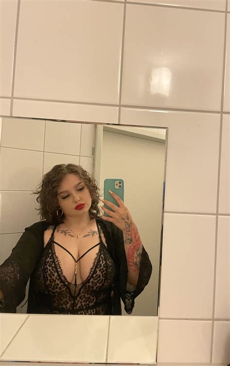 Obsessed special requests available : r/OnlyFans101BustyBabes