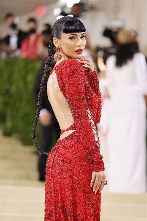 Megan Fox Debuts a Set of Bettie Page Bangs at the Met Gala 2021 | Vogue