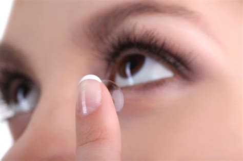 Contact Lenses and Dry Eyes | Eye Associates Kansas City