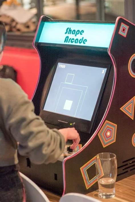 shape arcade shake  button