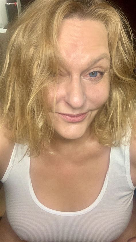 Mom Next Door! : r/GoneMildOver30