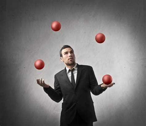 juggling show juggling shows  dubai abu dhabi