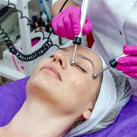 Non-Surgical Face Lift: 7 Best Non-Invasive Options to Try