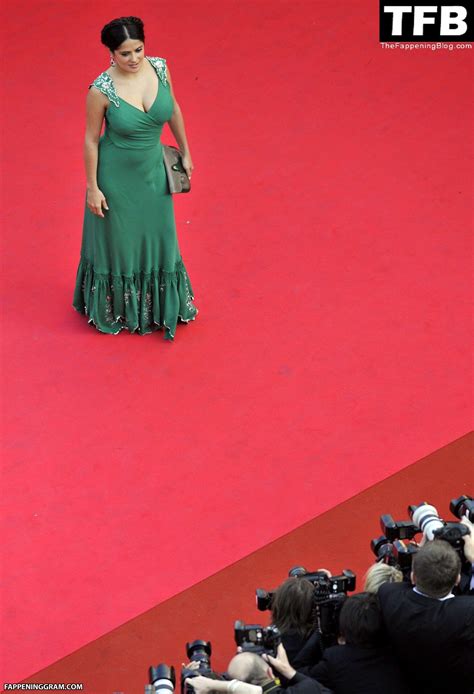 Salma Hayek Nude The Fappening - Page 13 - FappeningGram